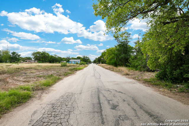 Listing photo id 19 for 2 Golden Ave