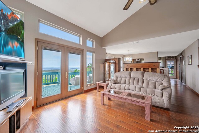 Listing photo id 11 for 1494 County Road 270