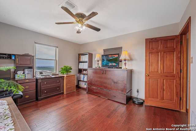 Listing photo id 14 for 1494 County Road 270