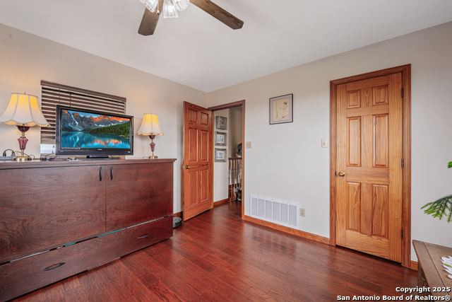 Listing photo id 15 for 1494 County Road 270