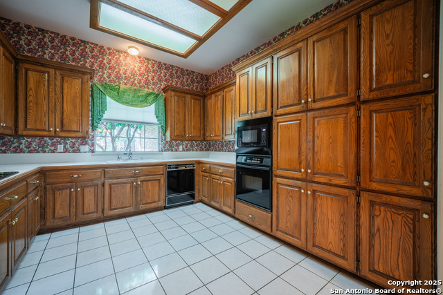 Image 14 of 46 For 16115 Robinwood