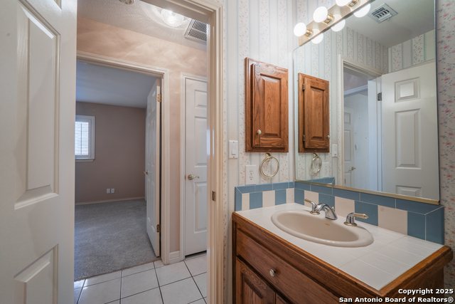 Image 32 of 46 For 16115 Robinwood