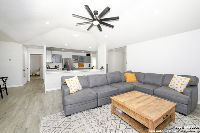 Image 8 of 28 For 9507 Brook Green