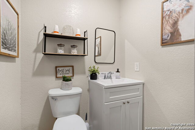 Image 11 of 28 For 722 Menefee  