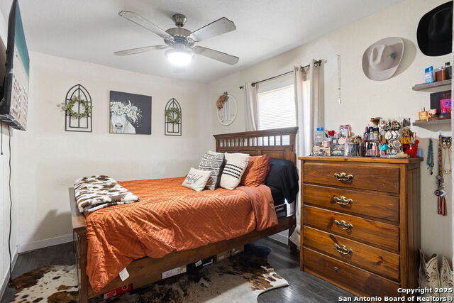 Image 13 of 28 For 722 Menefee  