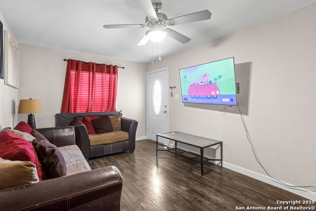 Image 15 of 28 For 722 Menefee  