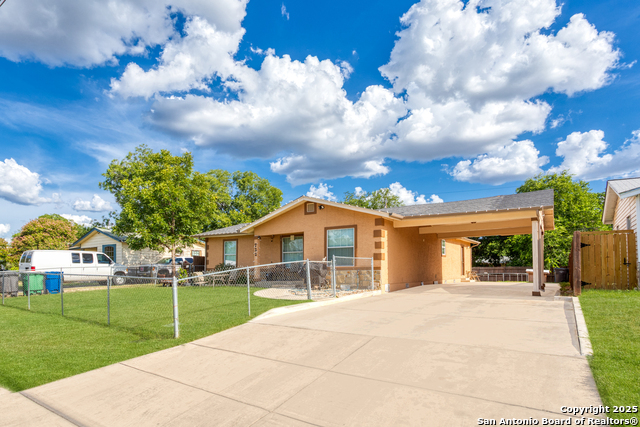 Image 2 of 28 For 722 Menefee  