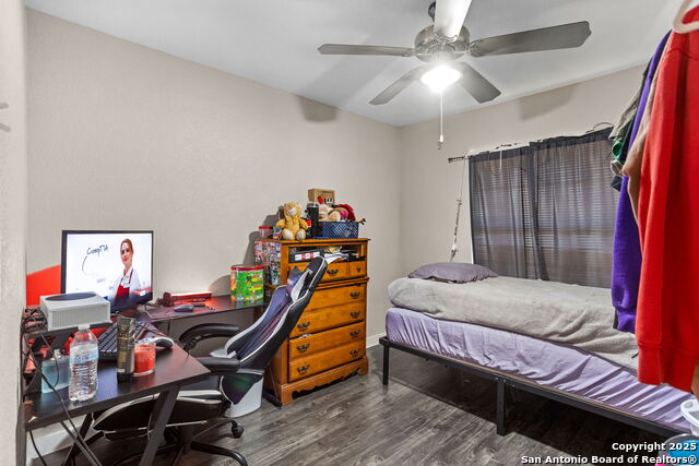 Image 22 of 28 For 722 Menefee  