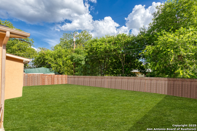 Image 24 of 28 For 722 Menefee  