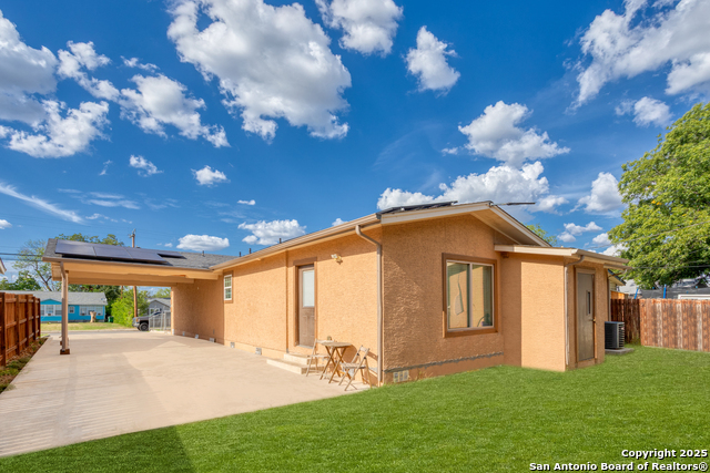 Image 25 of 28 For 722 Menefee  
