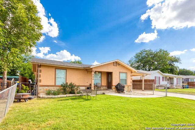 Image 3 of 28 For 722 Menefee  