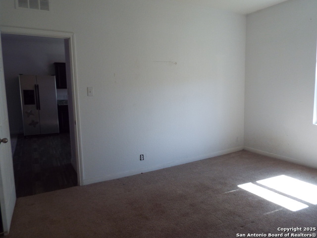 Image 11 of 30 For 4937 Hallies Garden