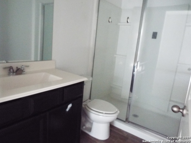 Image 13 of 30 For 4937 Hallies Garden