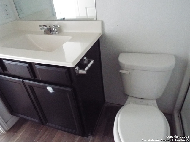 Image 14 of 30 For 4937 Hallies Garden