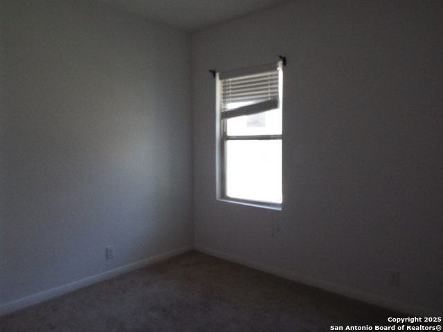 Image 23 of 30 For 4937 Hallies Garden