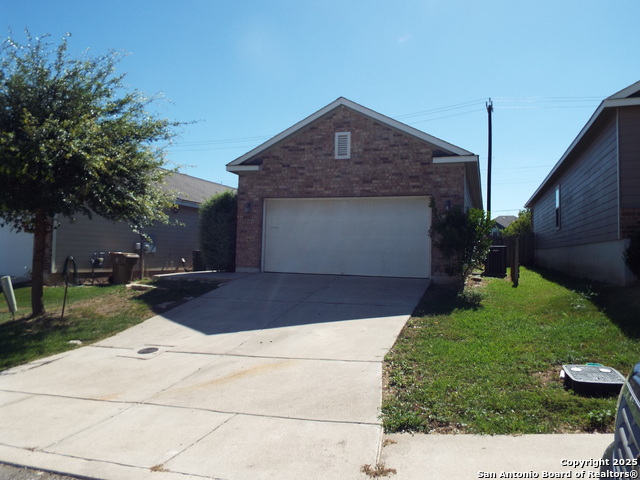 Image 3 of 30 For 4937 Hallies Garden