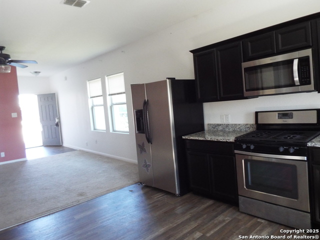 Image 4 of 30 For 4937 Hallies Garden