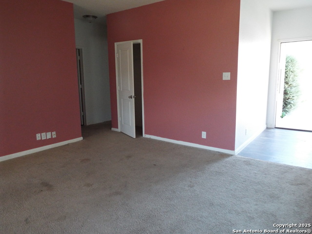 Image 5 of 30 For 4937 Hallies Garden