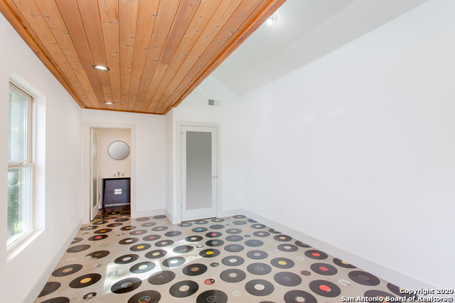 Image 16 of 30 For 210 Furnish  