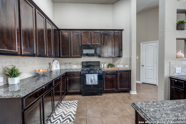 Image 10 of 38 For 8811 Falcon Park