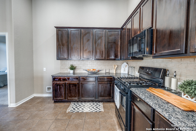 Image 11 of 38 For 8811 Falcon Park
