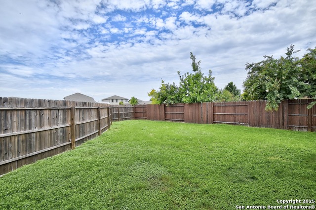 Image 32 of 33 For 8103 Lovela Bend