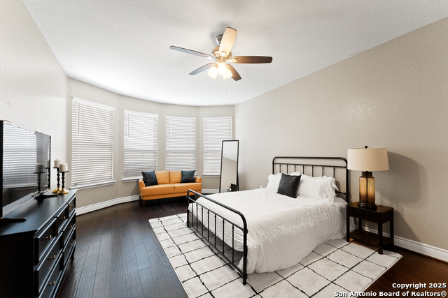 Listing photo id 11 for 12306 Bianca Mill Wy