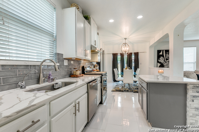 Listing photo id 8 for 3519 Sunbird Bay