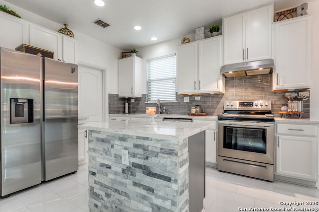 Listing photo id 10 for 3519 Sunbird Bay