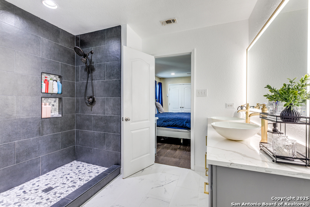 Listing photo id 14 for 3519 Sunbird Bay