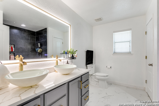 Listing photo id 15 for 3519 Sunbird Bay
