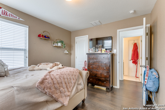 Listing photo id 17 for 3519 Sunbird Bay