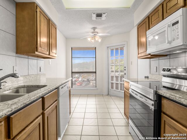 Image 10 of 25 For 7738 Chambers  203