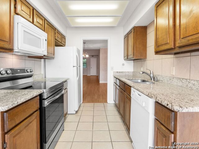 Image 11 of 25 For 7738 Chambers  203