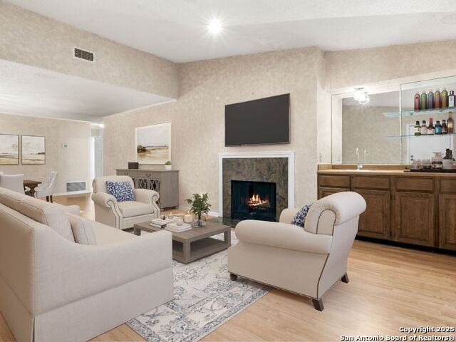 Image 4 of 25 For 7738 Chambers  203