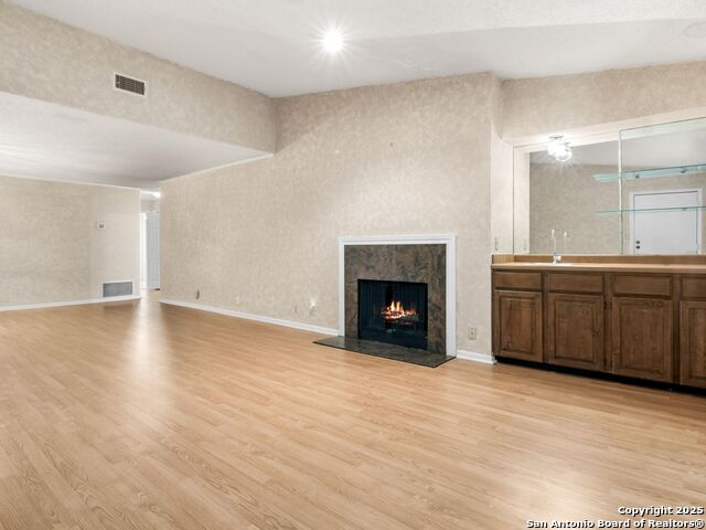 Image 5 of 25 For 7738 Chambers  203