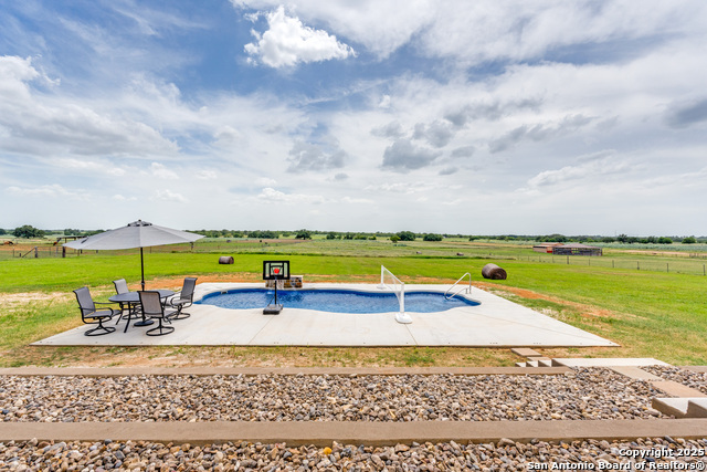 Listing photo id 37 for 3250 Fm 1922