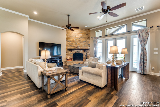 Listing photo id 7 for 3250 Fm 1922