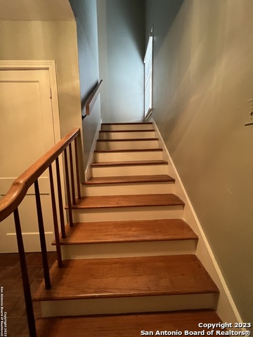 Image 6 of 25 For 430 Bryn Mawr Dr