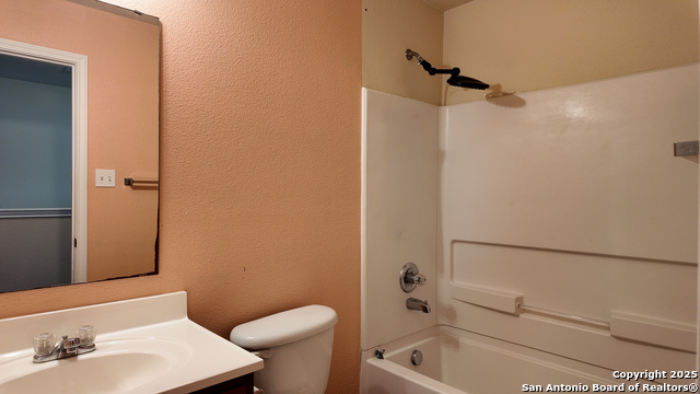 Image 12 of 17 For 6315 Aspen Hl