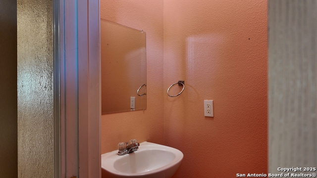 Image 8 of 17 For 6315 Aspen Hl