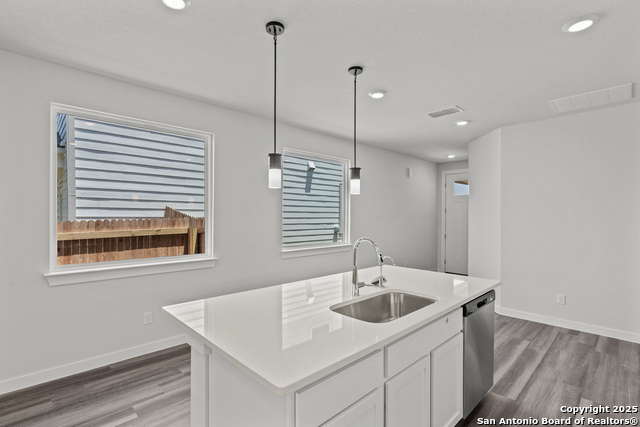 Listing photo id 8 for 14735 Sweet Clover