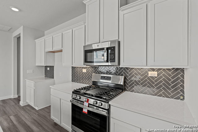 Listing photo id 9 for 14735 Sweet Clover