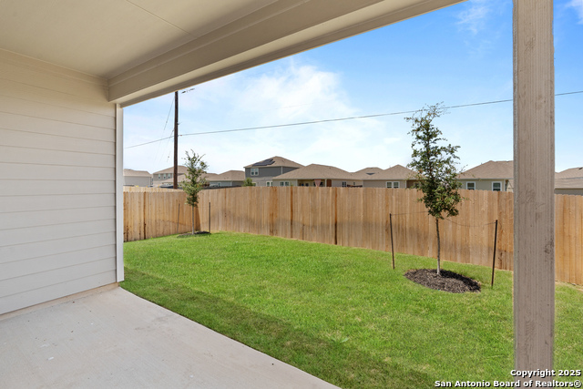 Listing photo id 23 for 14735 Sweet Clover