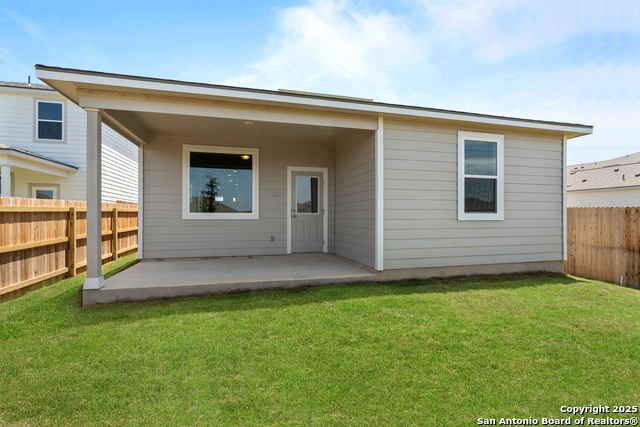 Listing photo id 24 for 14735 Sweet Clover