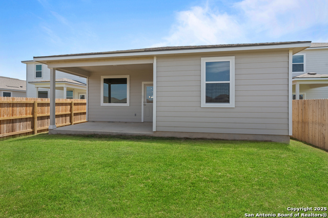 Listing photo id 25 for 14735 Sweet Clover