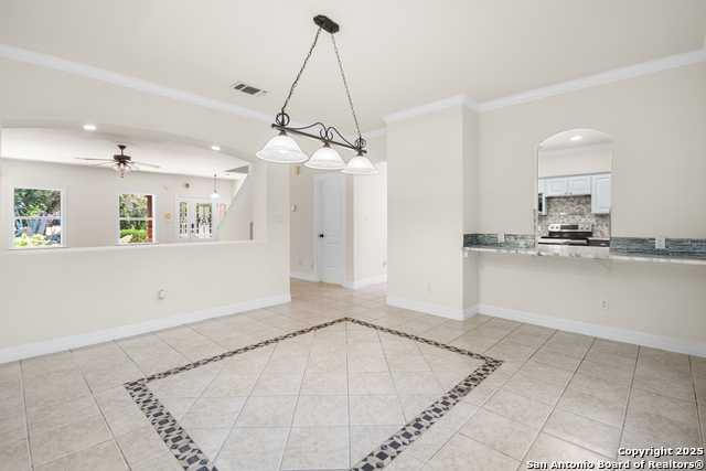 Listing photo id 11 for 15125 Flying Circle