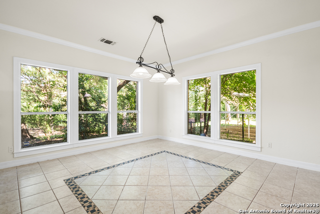 Listing photo id 12 for 15125 Flying Circle