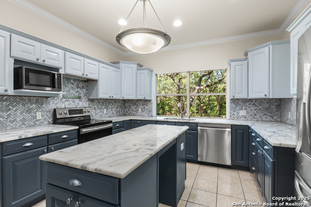 Listing photo id 14 for 15125 Flying Circle