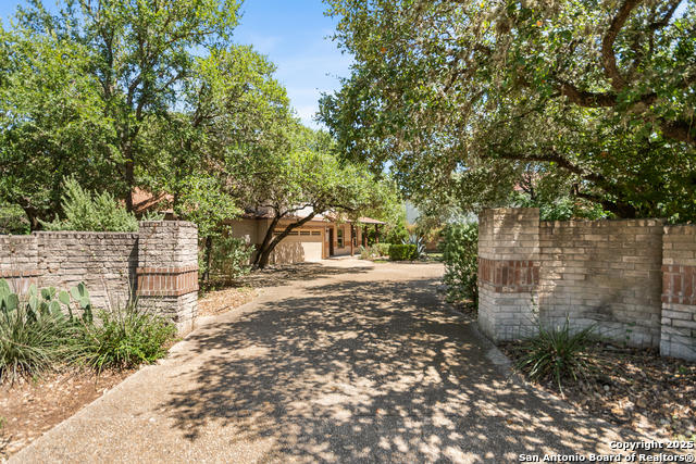 Listing photo id 0 for 15125 Flying Circle